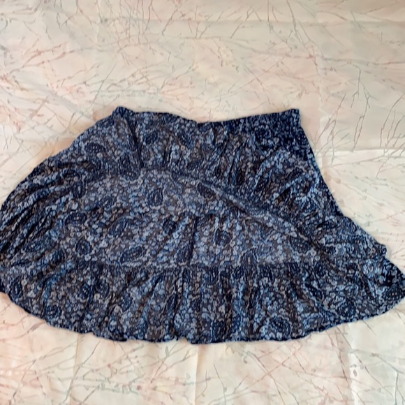 Gap flouncy floral skirt, elastic waist, size 14 - Picture 3 of 7